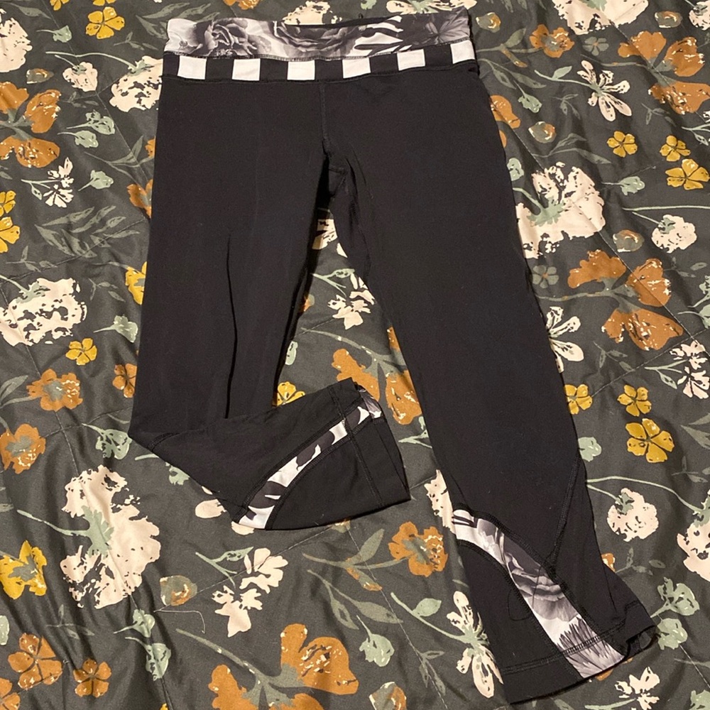 LULULEMON. Women’s capris.